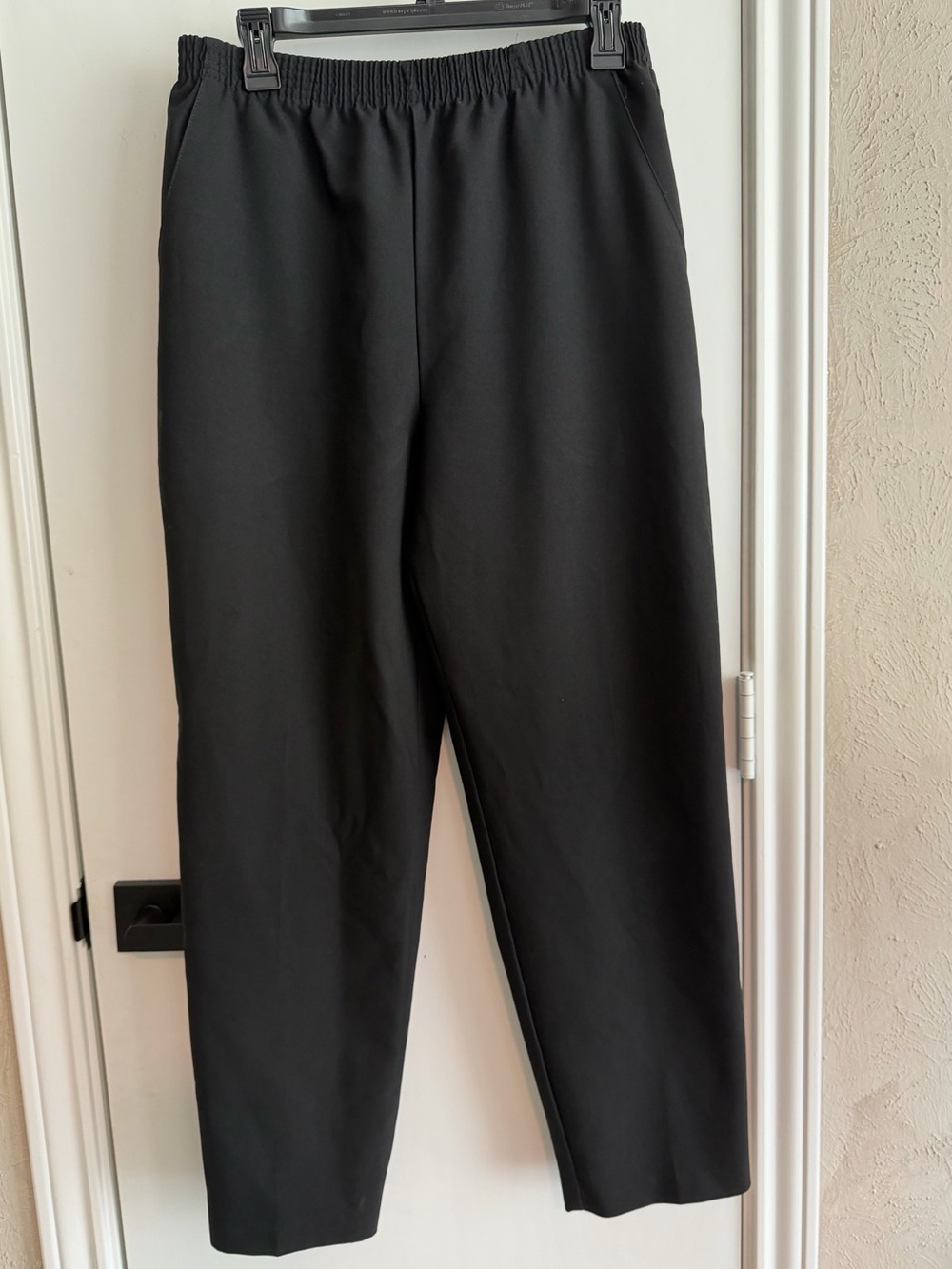Women’s Vibtage Black Elastic High Waist cropped Pants size 8